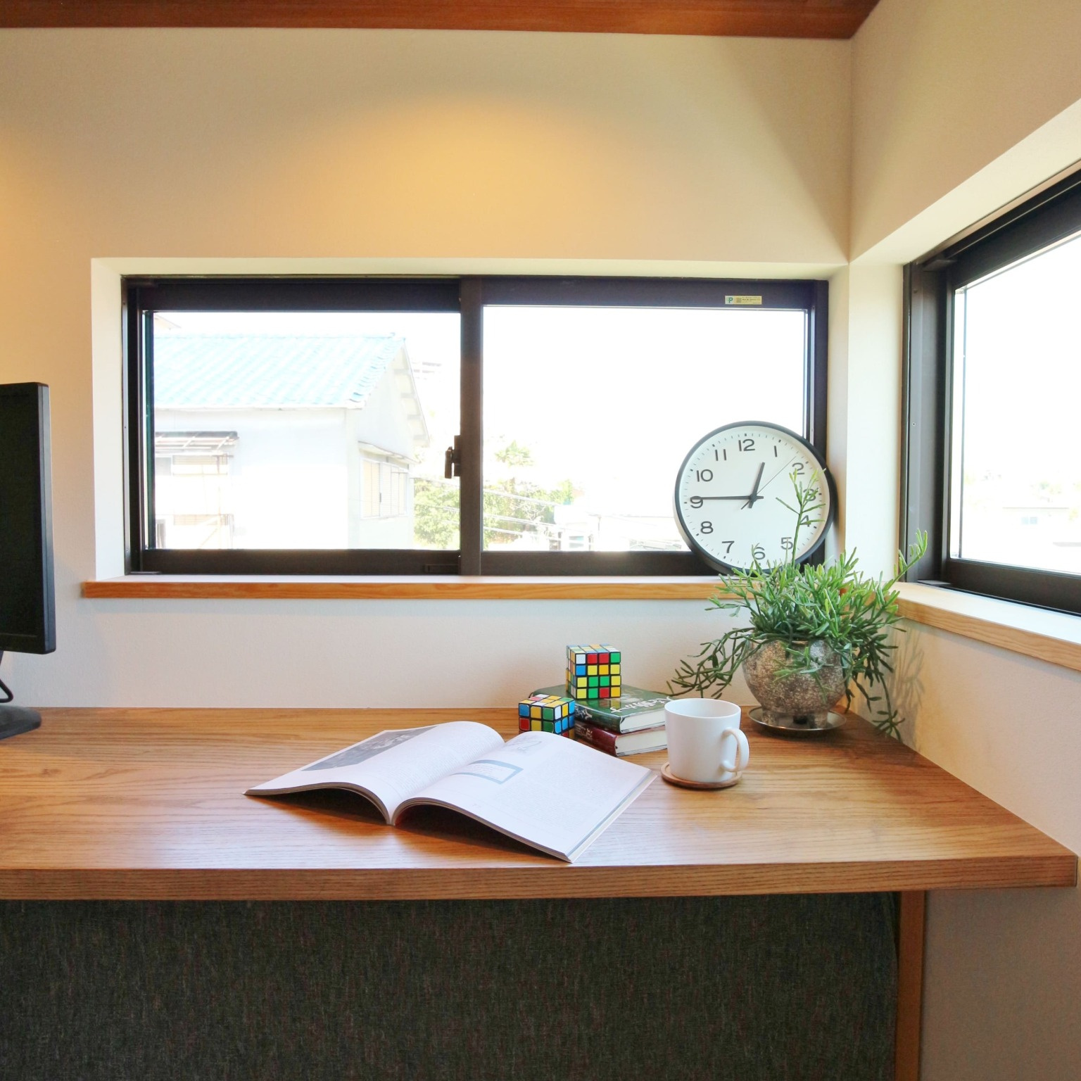 平屋風のおしゃれな家｜木造住宅×中庭×書斎