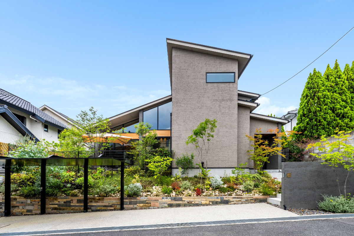 【大阪】植栽とのバランスを愉しむ外観
