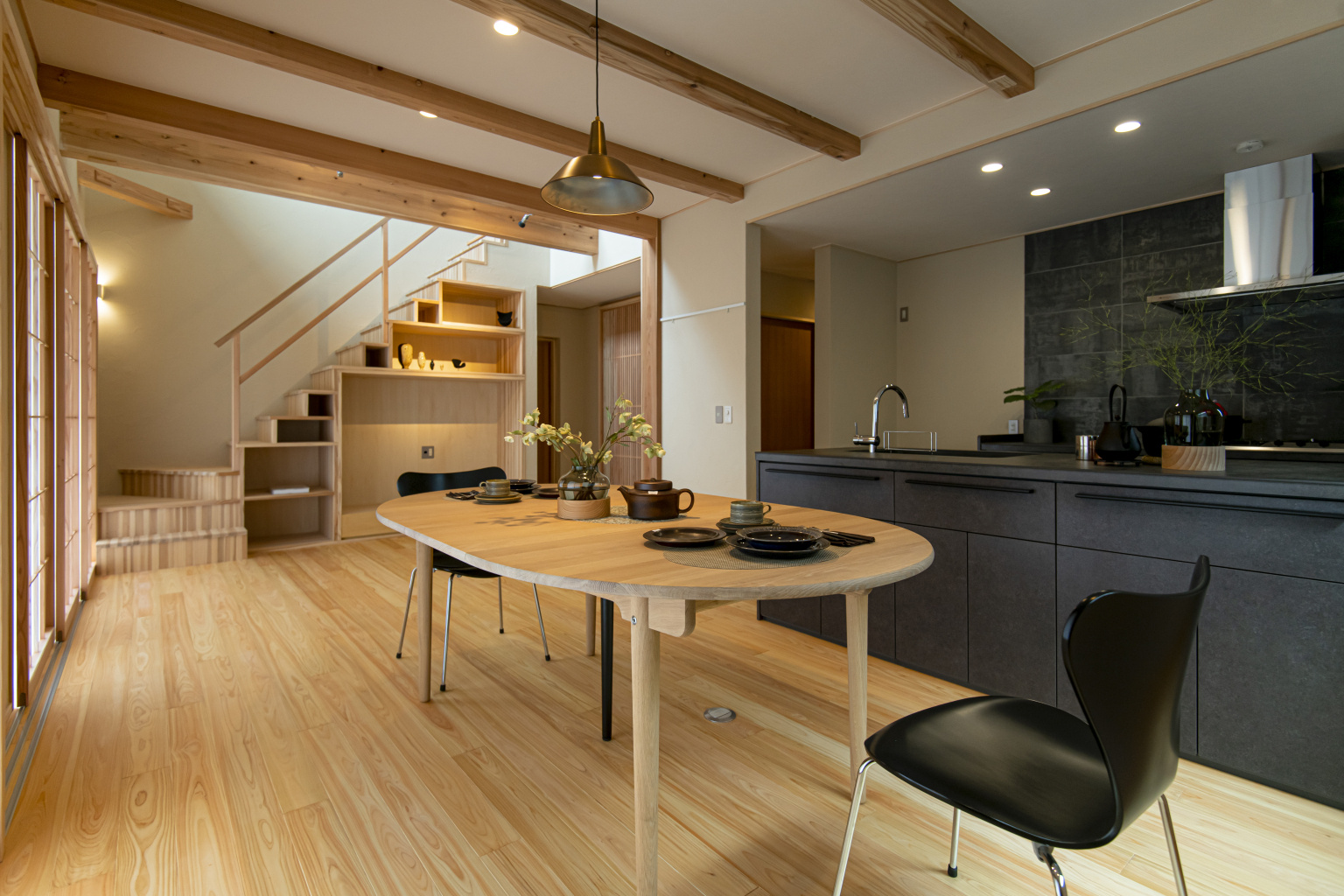 【熊本】城下町に溶け込む和モダンなリビング