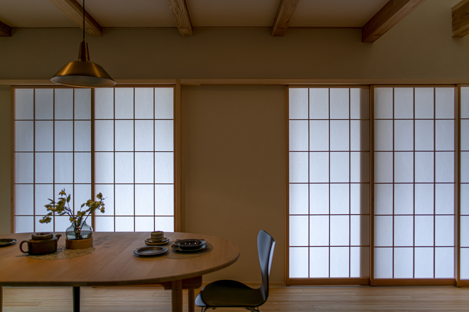 陽射しが柔らかい、障子のあるリビング