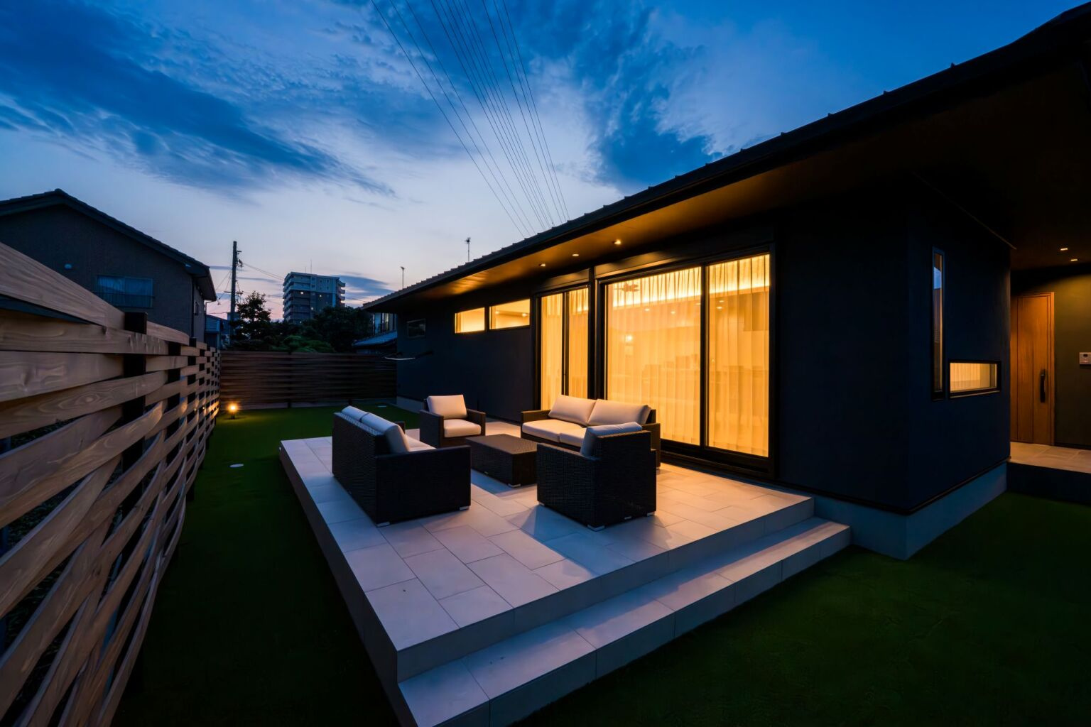 【夜景】自然を楽しむアウトドアリビング