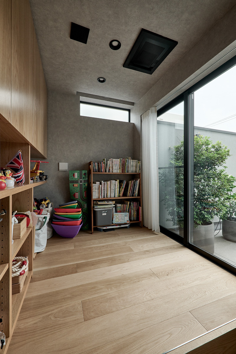 小上がりの明るいキッズスペース
