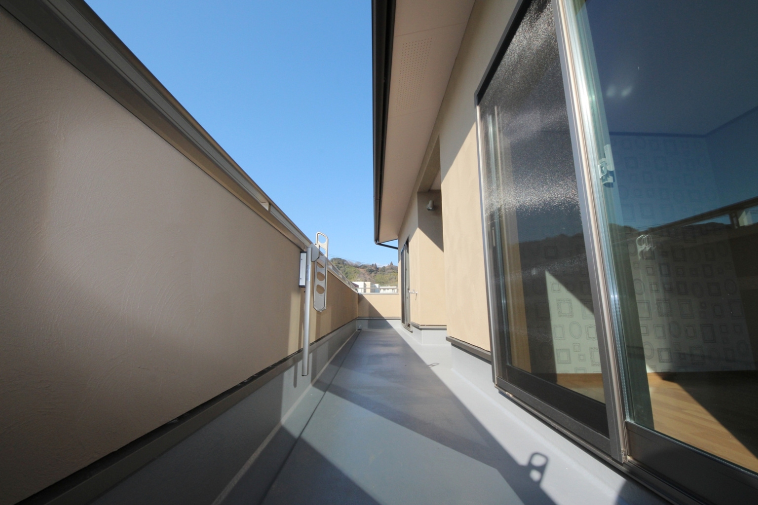 続くバルコニー