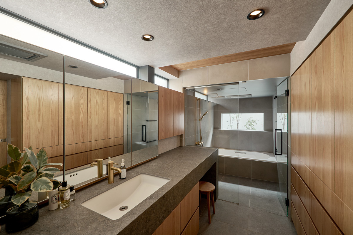 間接照明が映える1F洗面室