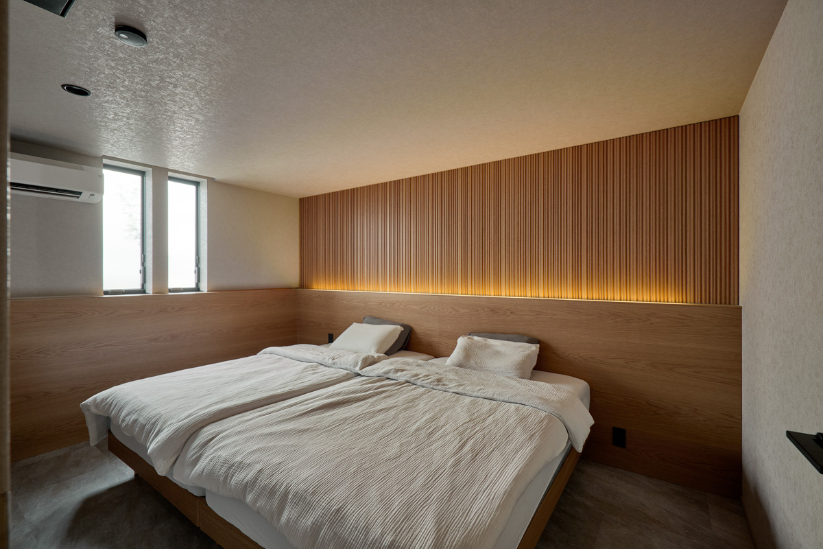 リブパネルを使ったジャパンディスタイルの寝室