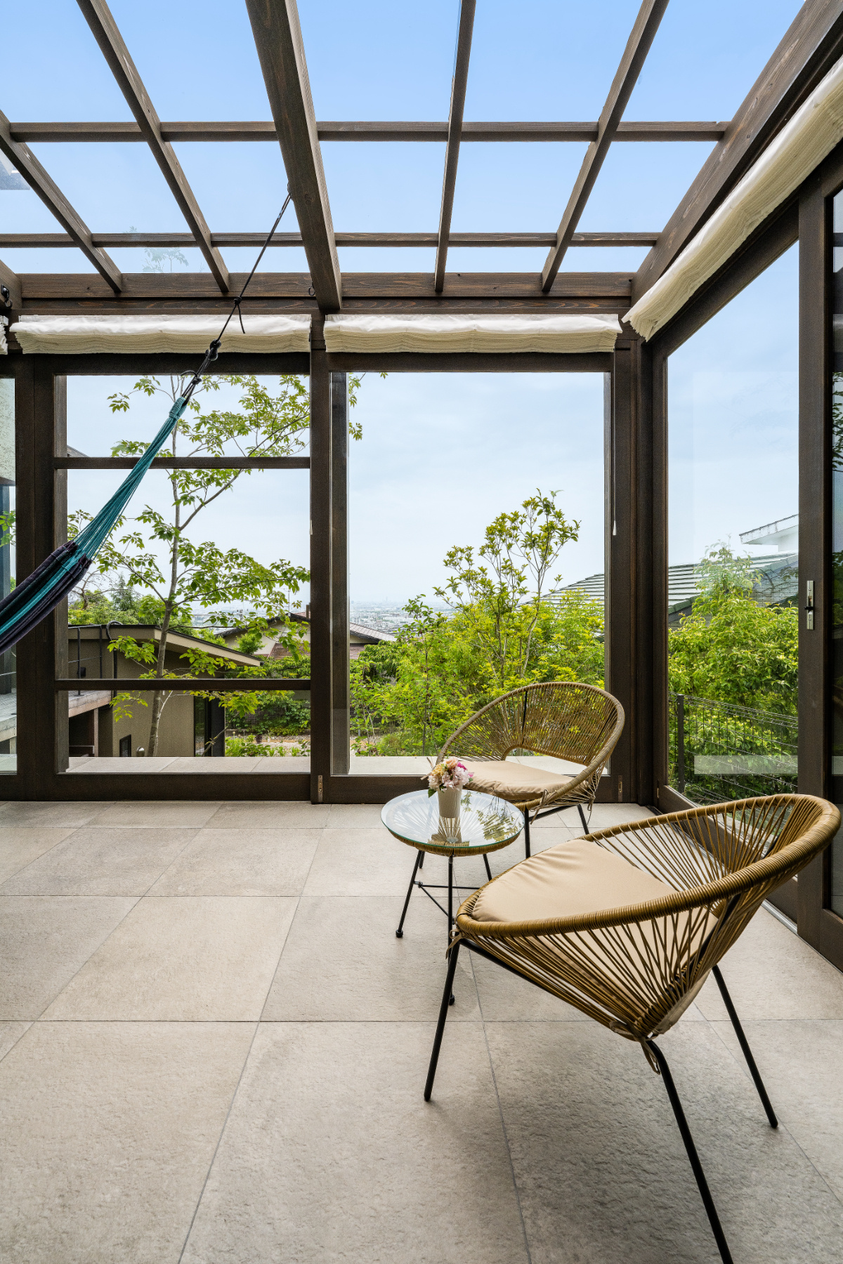 【宝塚】絶景を一望出来る、開放感のあるテラス