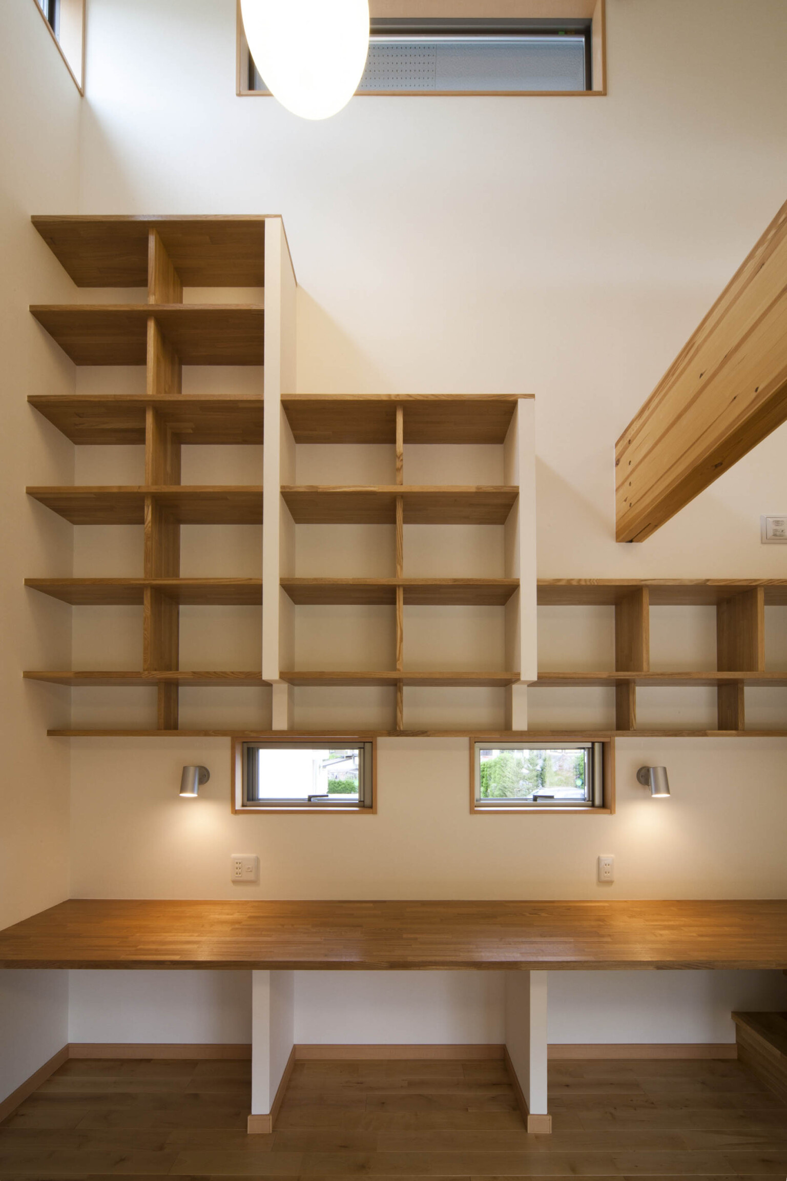 田園風景と調和する和モダンな外観