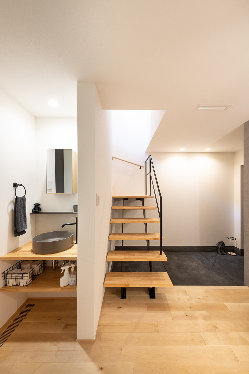 住み心地にこだわった『空気のバリアフリー』の家｜おしゃれ×半ビルトインガレージ×アウトドアリビング