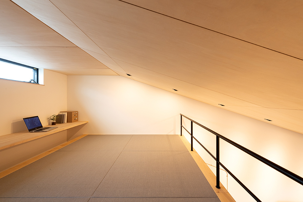 住み心地にこだわった『空気のバリアフリー』の家｜おしゃれ×半ビルトインガレージ×アウトドアリビング