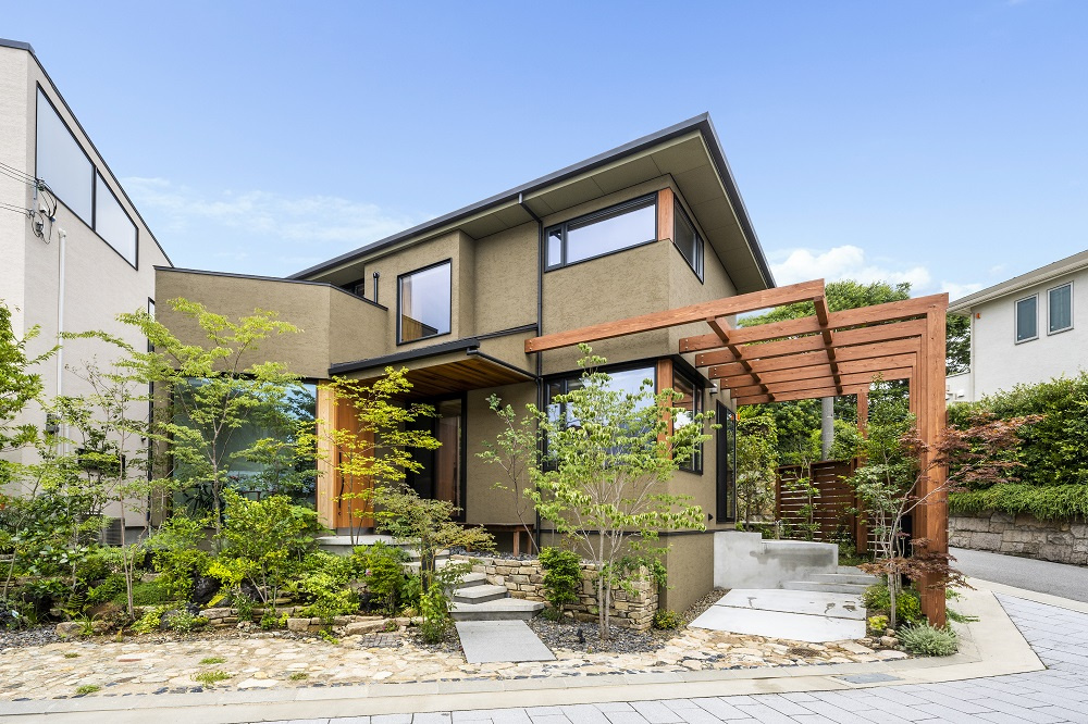 【神戸】変形敷地に斜めに配したファサード