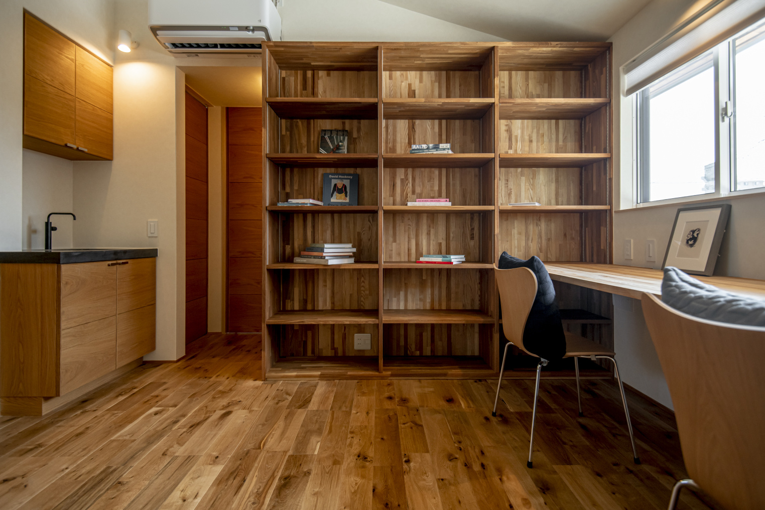 2階のフリースペースは本好きの家族の空間。