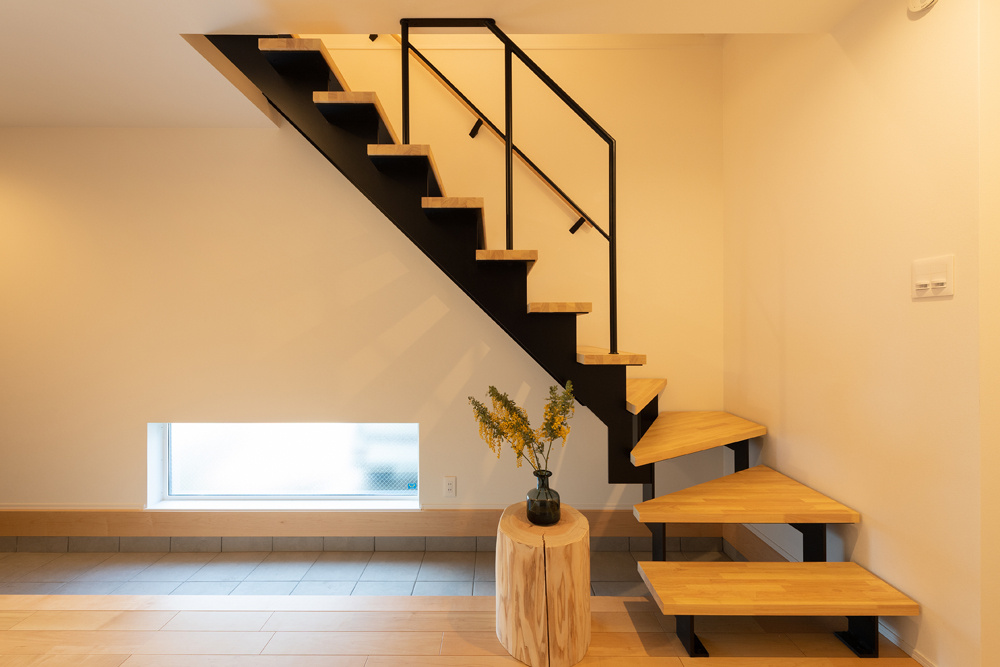 ゆるやかに流れる時間の中で、日々の幸せを感じる暮らし｜ジャパンディスタイル×半ビルトインガレージ