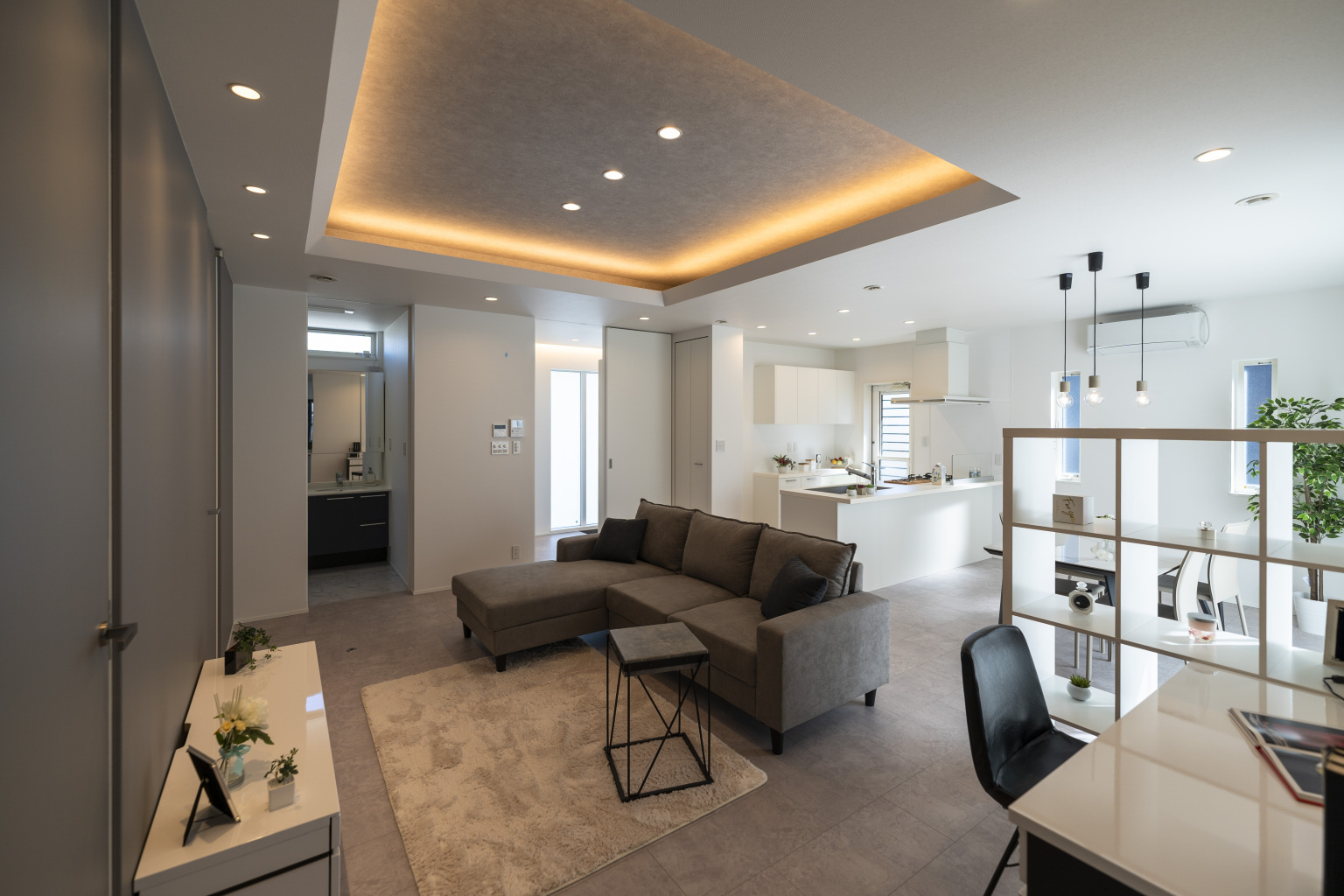 ワークスペースから、リビング・キッチンを