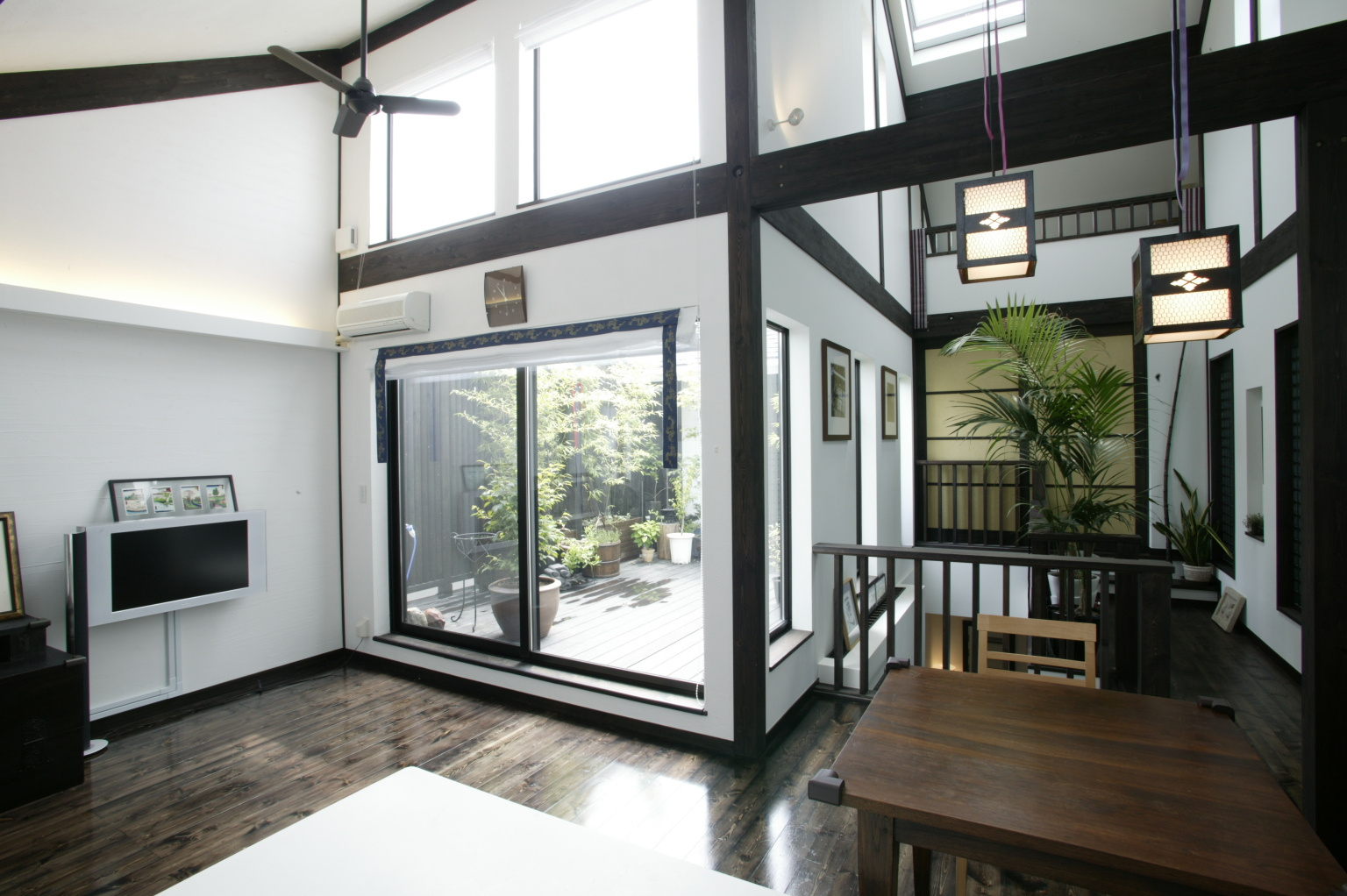 開放感を演出するのは大開口の窓