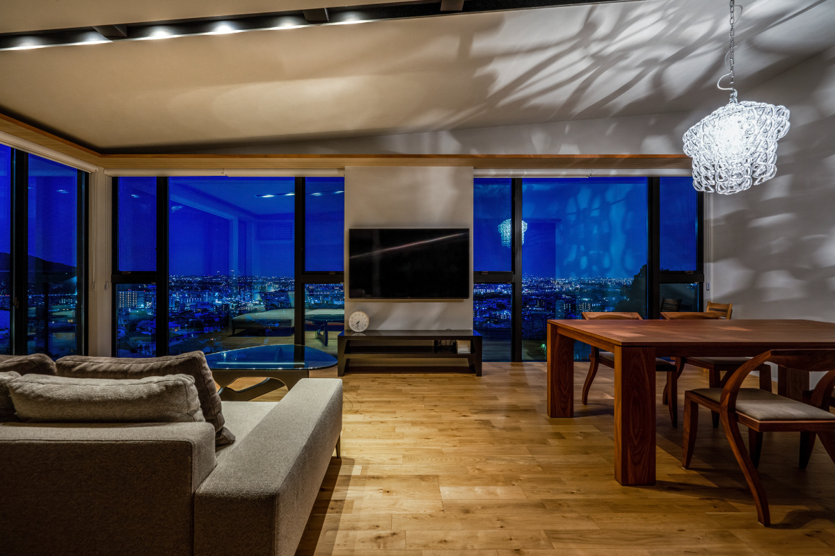 【宝塚】夕景×LDK　山の景色で四季を感じる