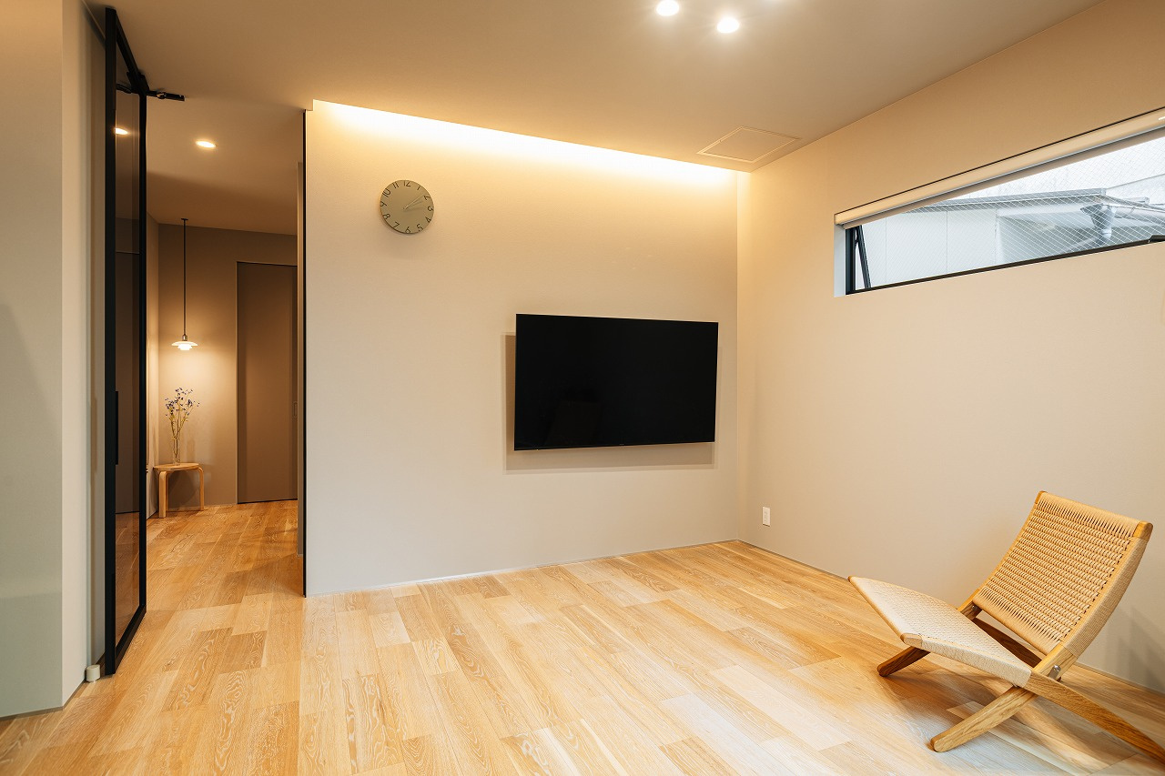 シンプルに美しく整えられたリビング