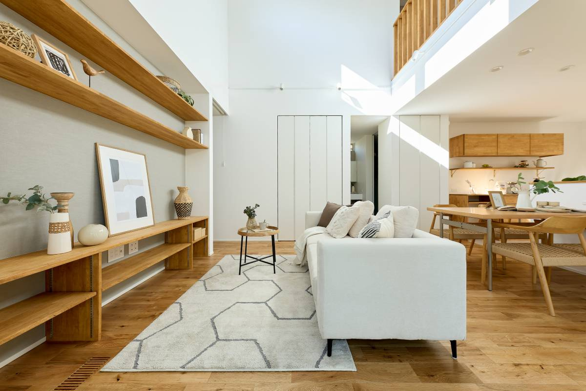 長い土間空間のあるリビング｜内と外、日常と非日常をつなぐ場所