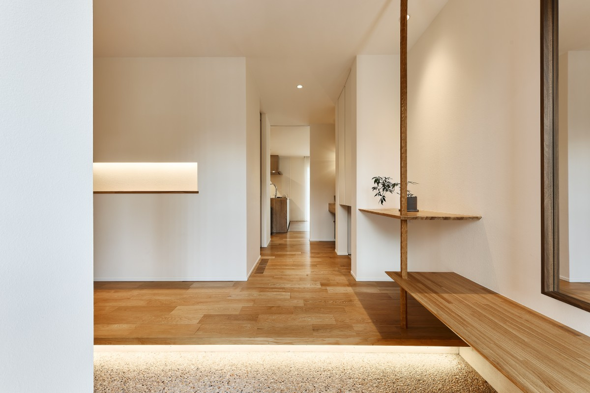 洗い出し土間と和の趣ある玄関 ― 静けさの中に温もりを添えて