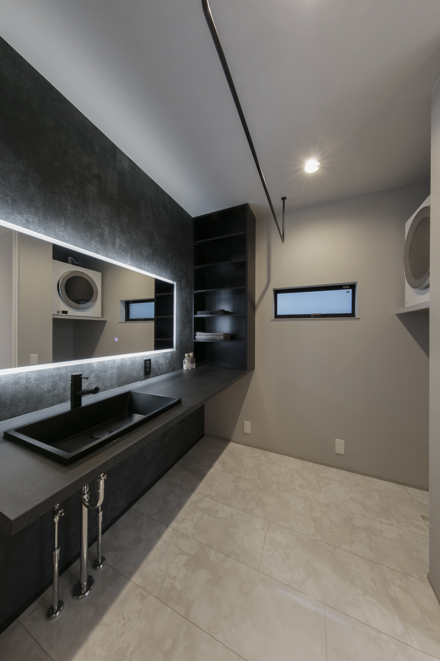 【東京】特別感を演出する洗面+ランドリー