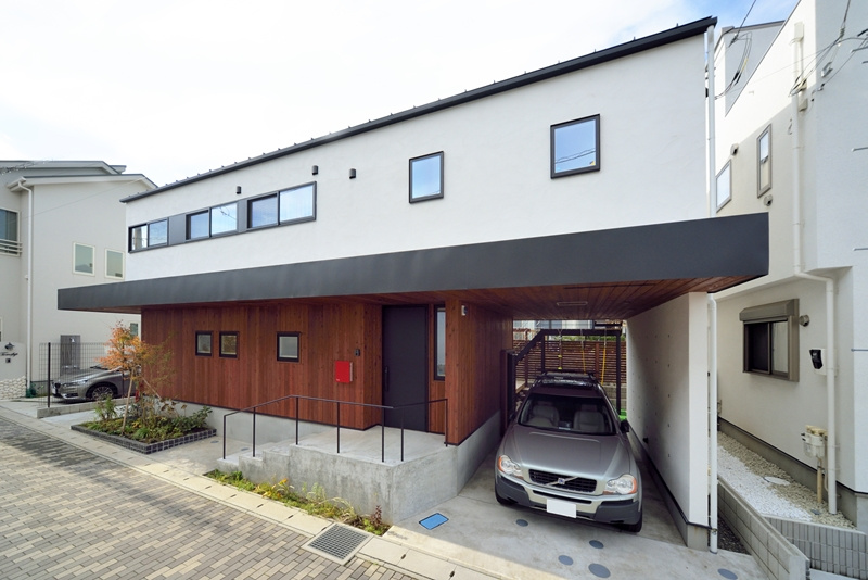 広い軒で雨の日も安心