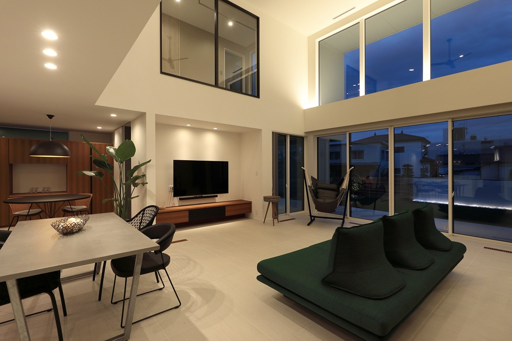 間接照明を愉しむ大空間リビング