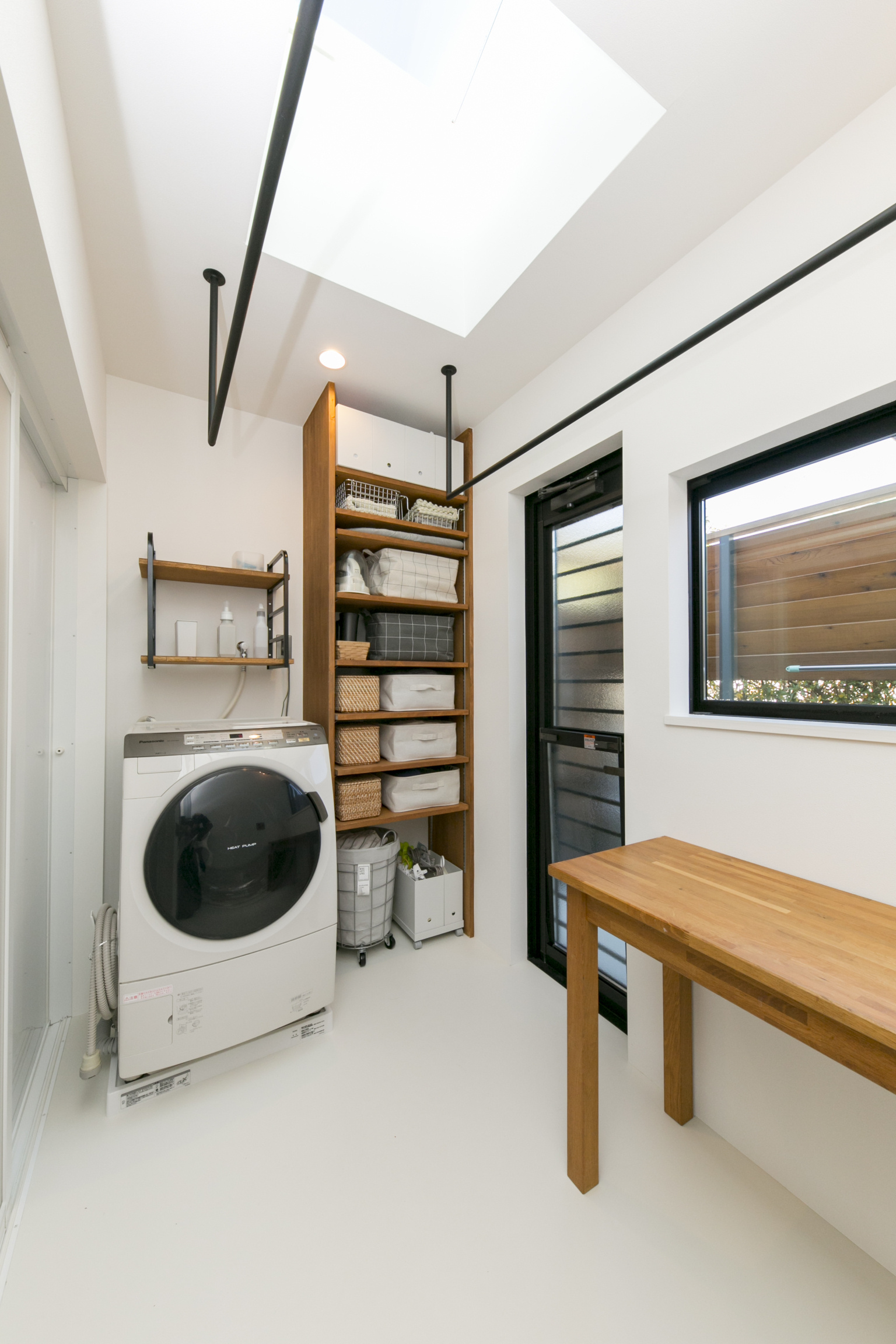 広い土間と中庭で繋がりを楽しむ平屋の暮らし｜木造住宅×アウトドアリビング×おしゃれな家