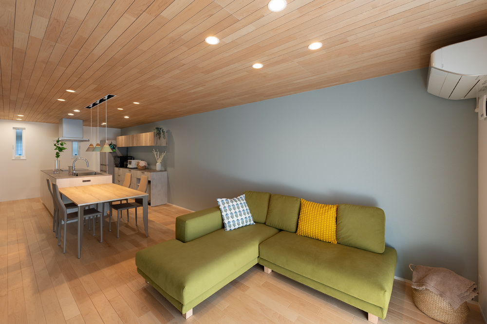 ゆるやかに流れる時間の中で、日々の幸せを感じる暮らし｜ジャパンディスタイル×半ビルトインガレージ