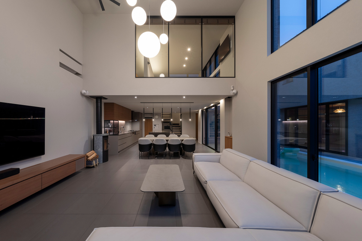 心地よい灯が包むリビング