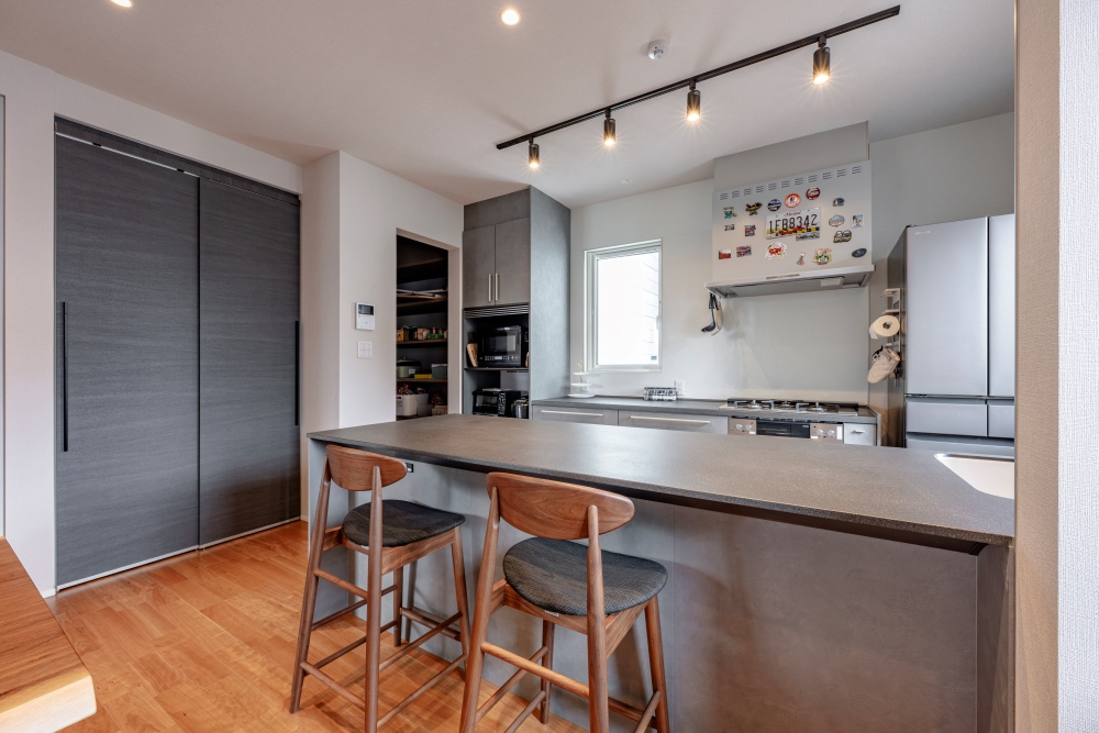 ［池田］ワンフロアで暮らす上質な住まいのキッチン