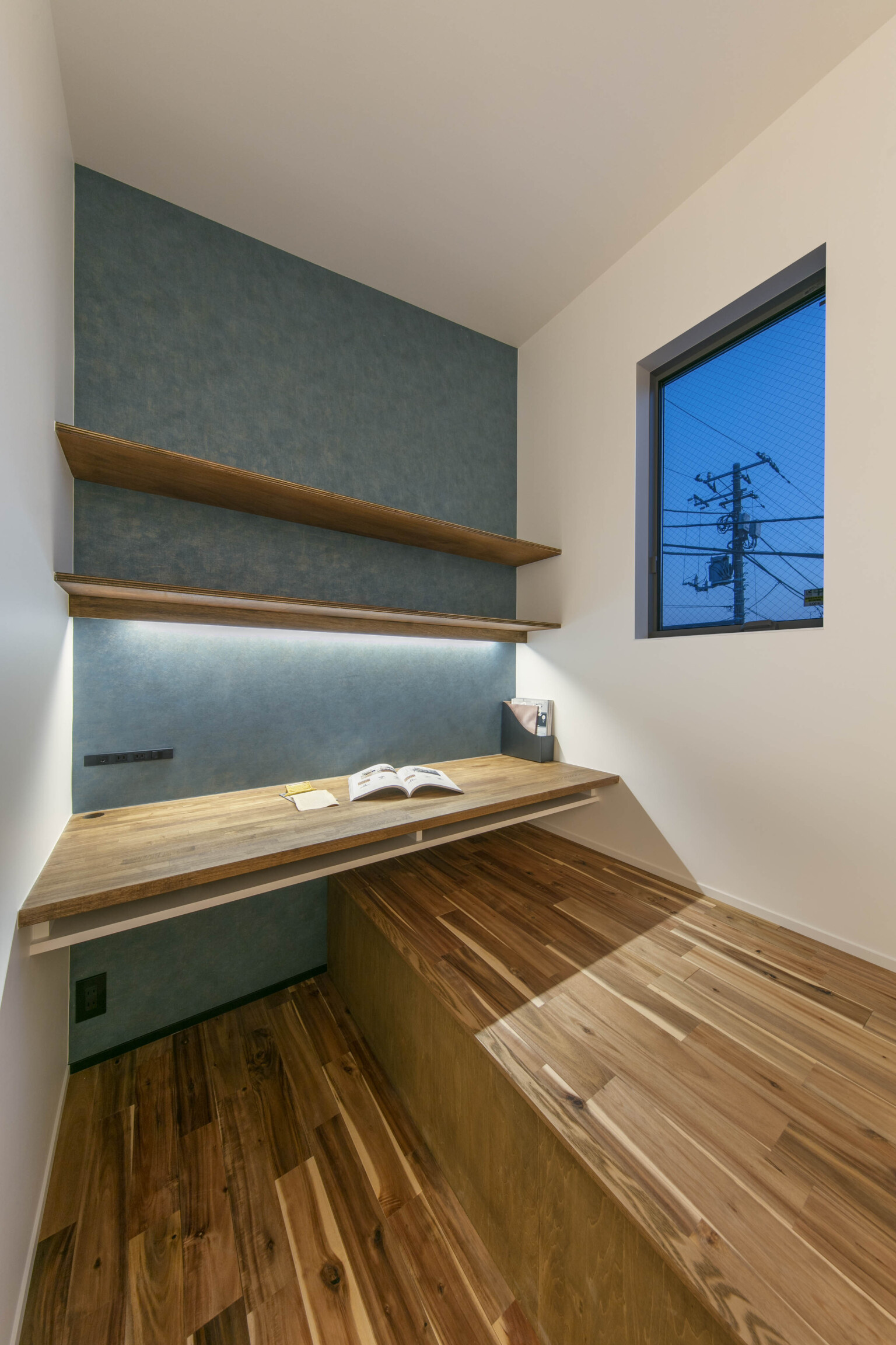 【東京】寝室の傍らにある仕事のできるワークスペース