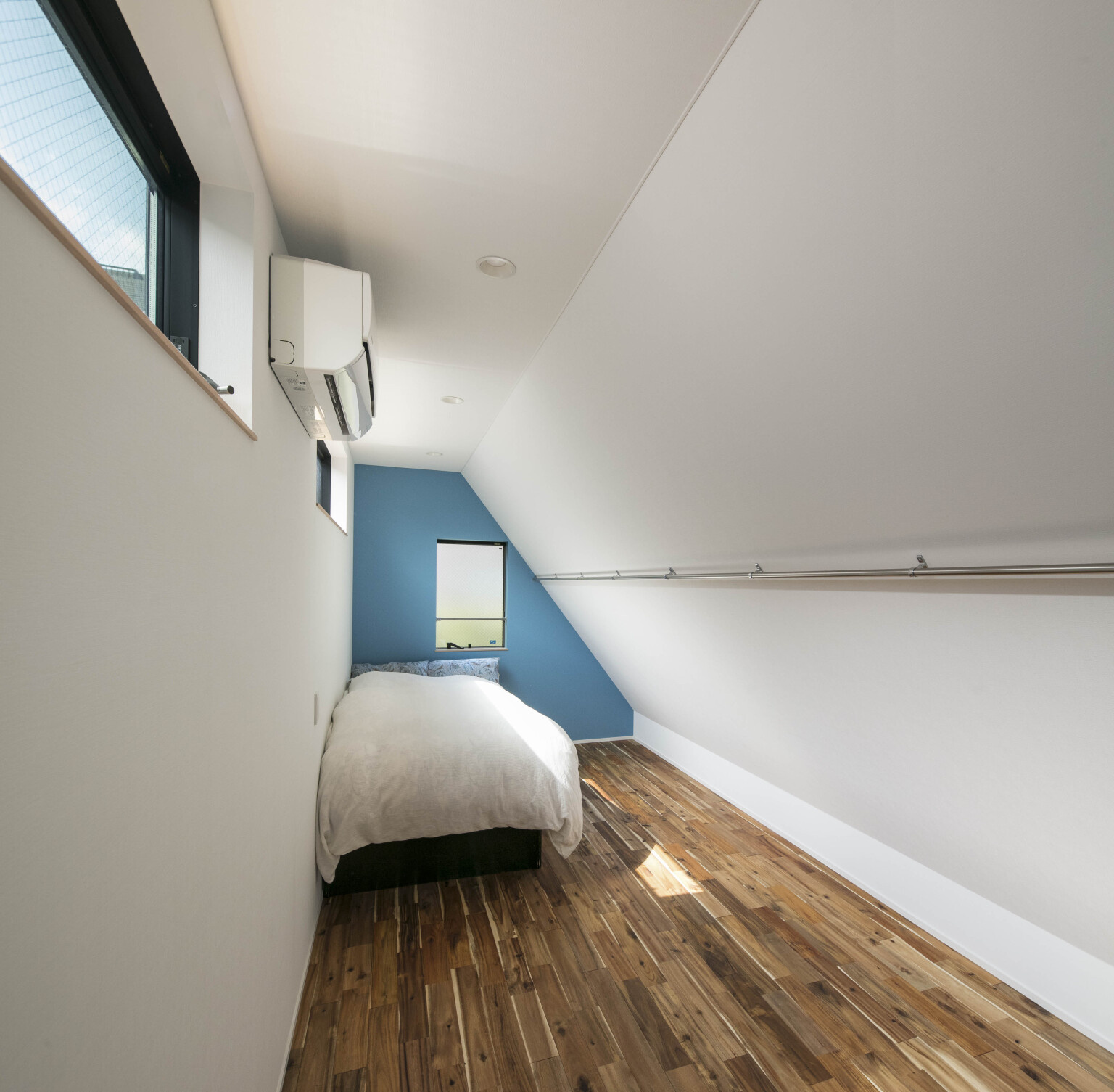 【東京】高さ制限を目一杯活用した寝室