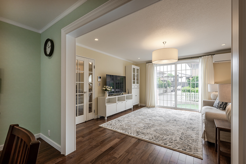 ［城陽］アーリーアメリカンな住まいのリビング