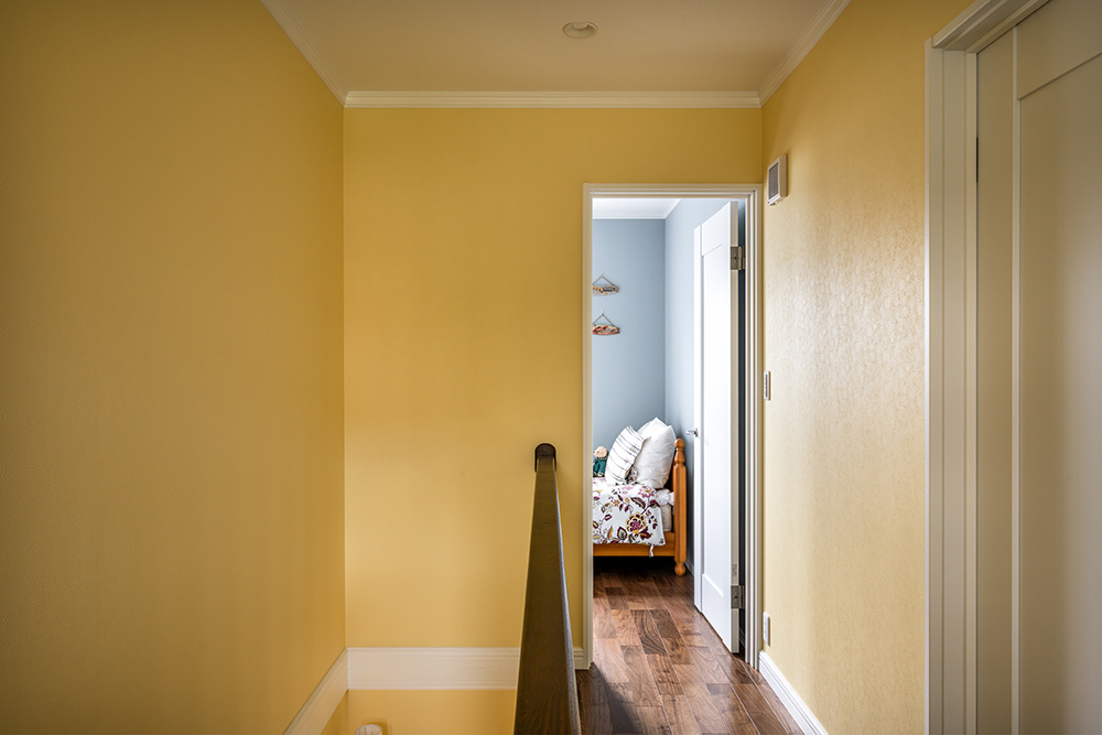 ［城陽］クラシックで上品なアーリーアメリカンな住まいの廊下