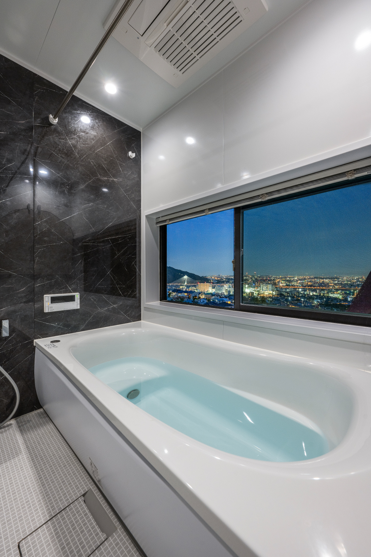 【宝塚】眺望を楽しむバスルーム