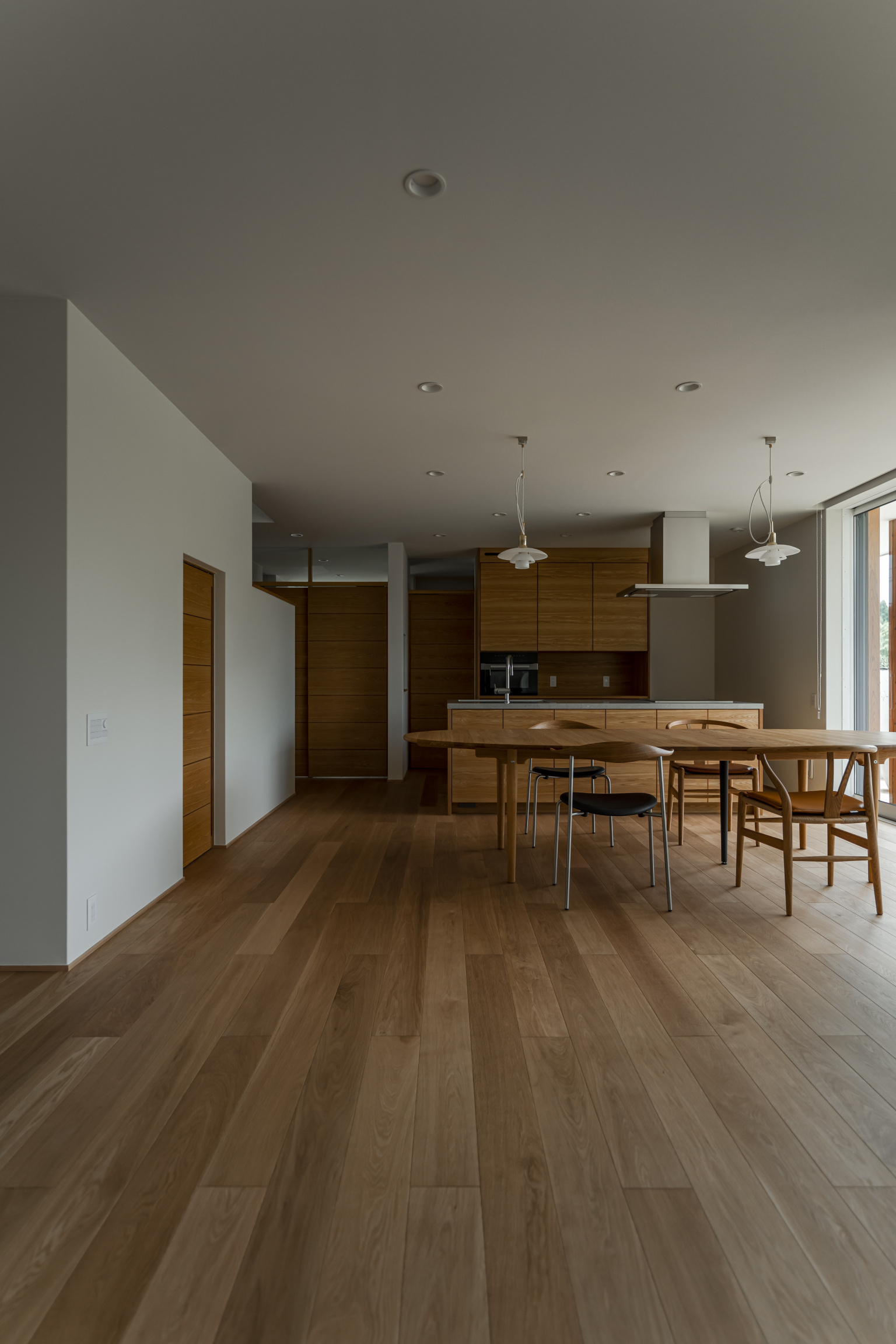 造作キッチンを中心としたゆとりの空間