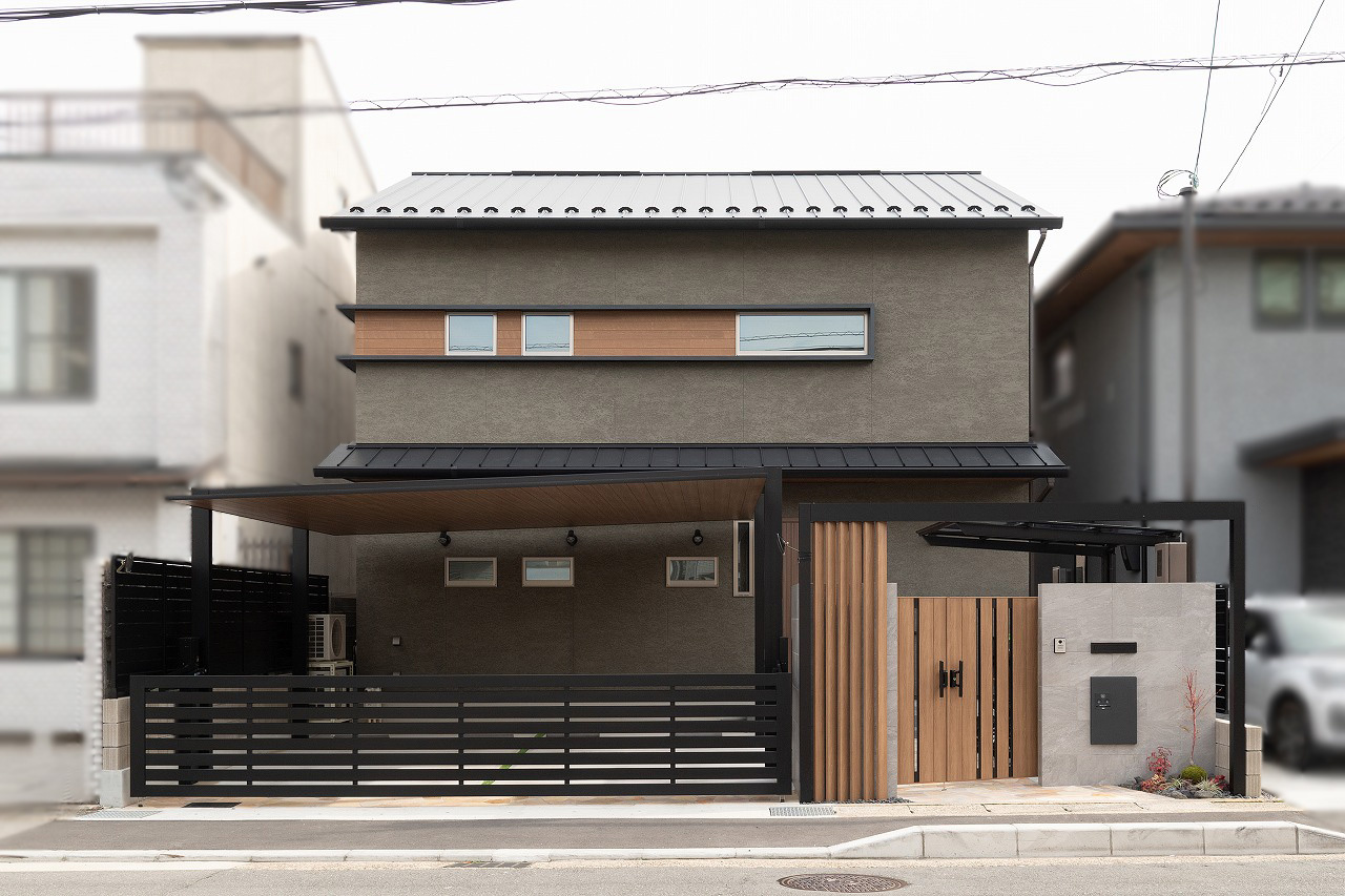 穏やかな光と美しい素材が、心を豊かに彩る住まい。｜重量木骨の家×中庭×モダン×アウトドアリビング