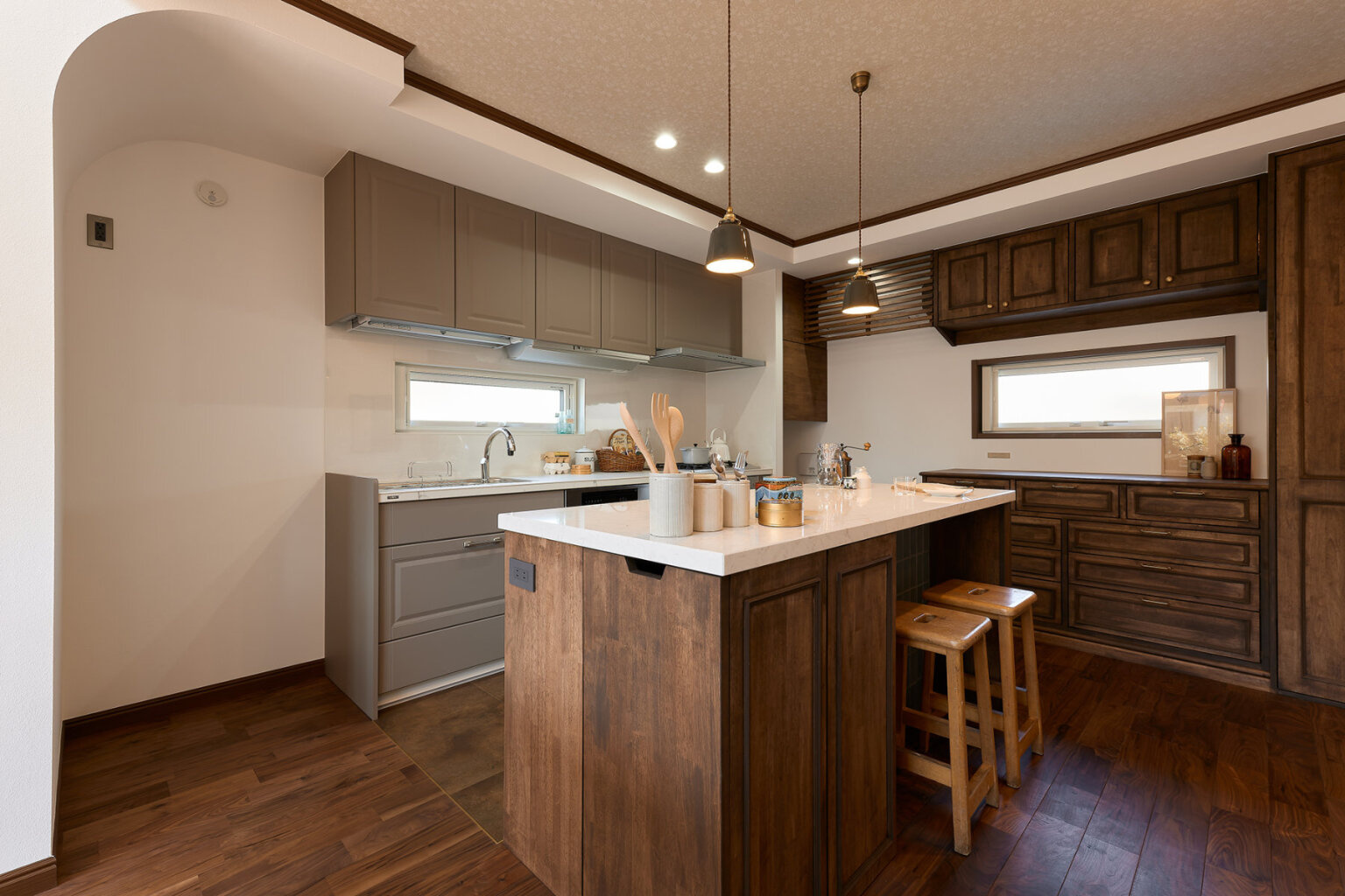 造作家具がつくる「揃いすぎない美しさ」