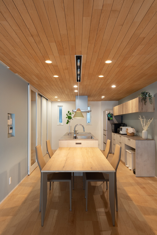 ゆるやかに流れる時間の中で、日々の幸せを感じる暮らし｜ジャパンディスタイル×半ビルトインガレージ