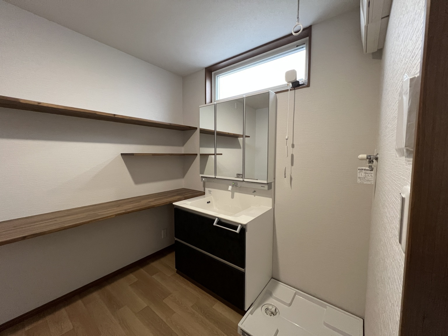 使い勝手とデザイン性を両立した洗面脱衣室