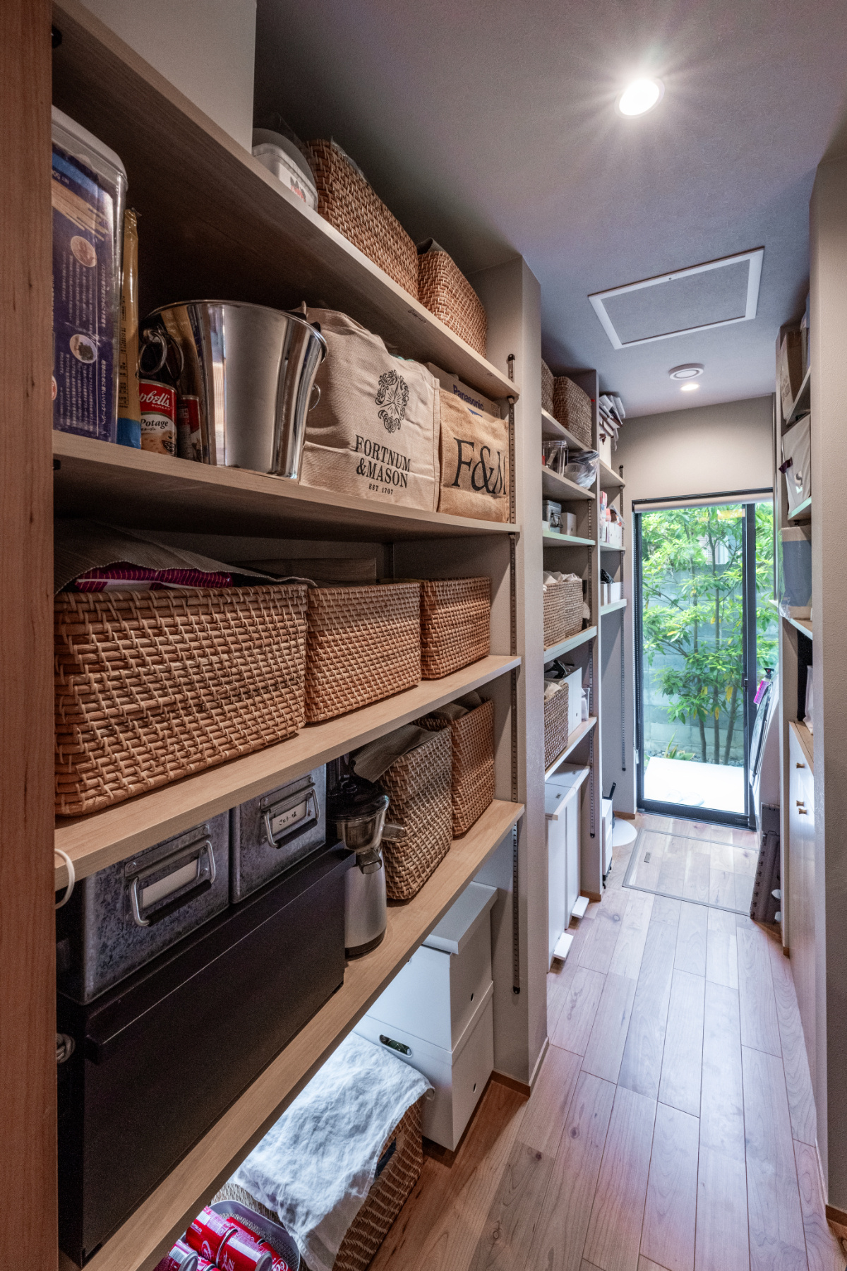 【大阪】大収納の魅せるパントリー空間