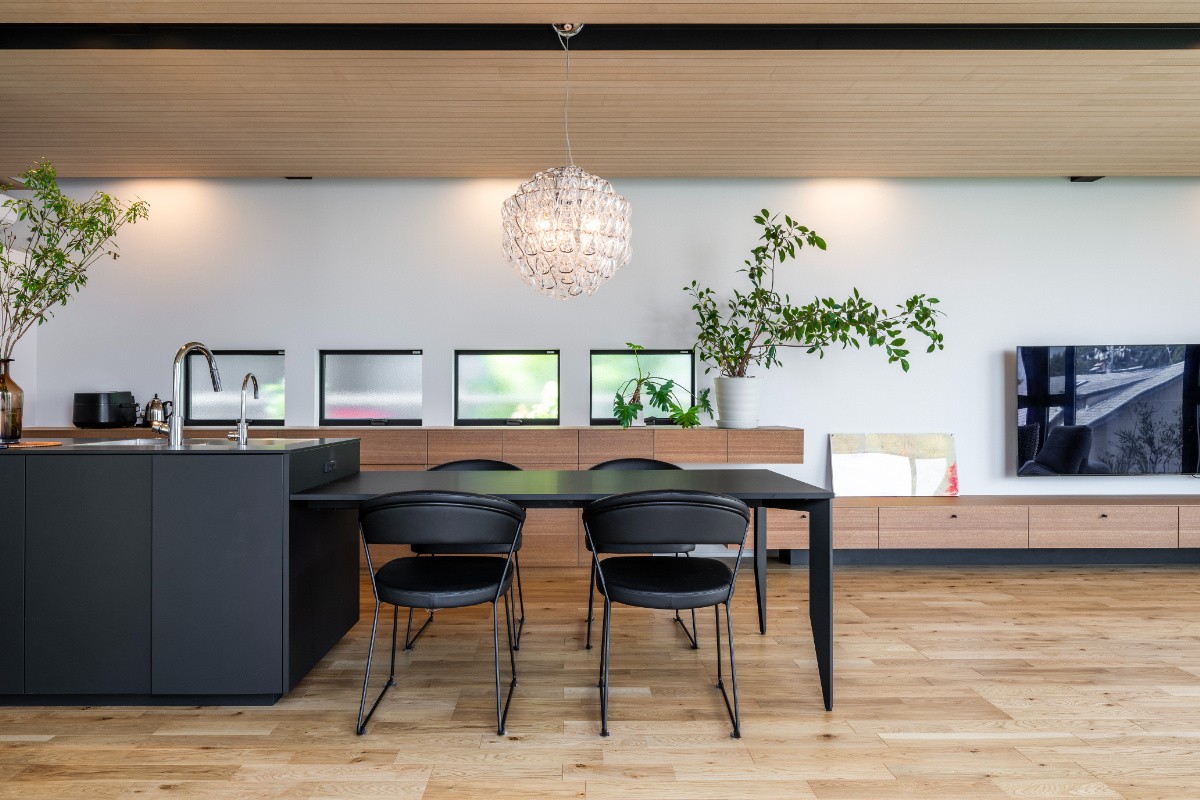 【西宮】色調を揃えたオーダーキッチン