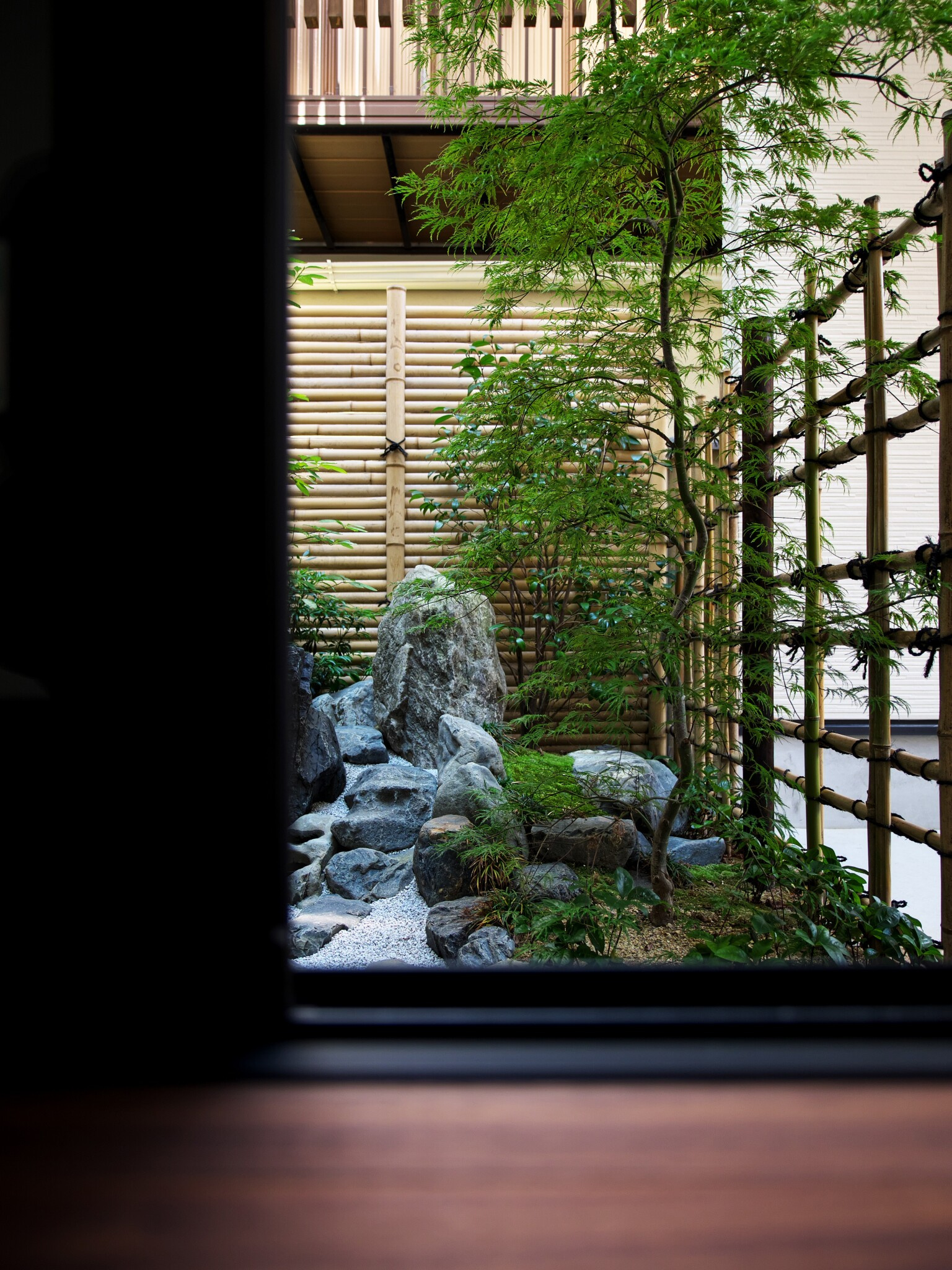 落ち着いた和の中庭