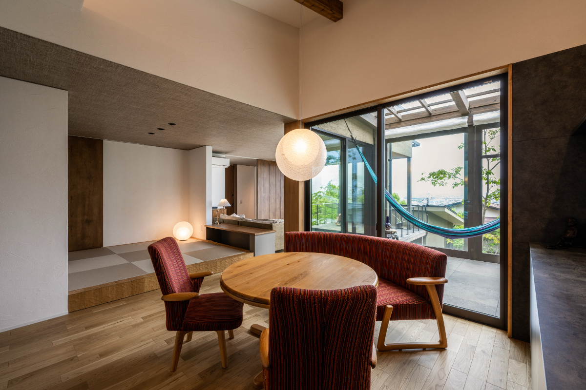 【宝塚】円を基調としたダイニング空間