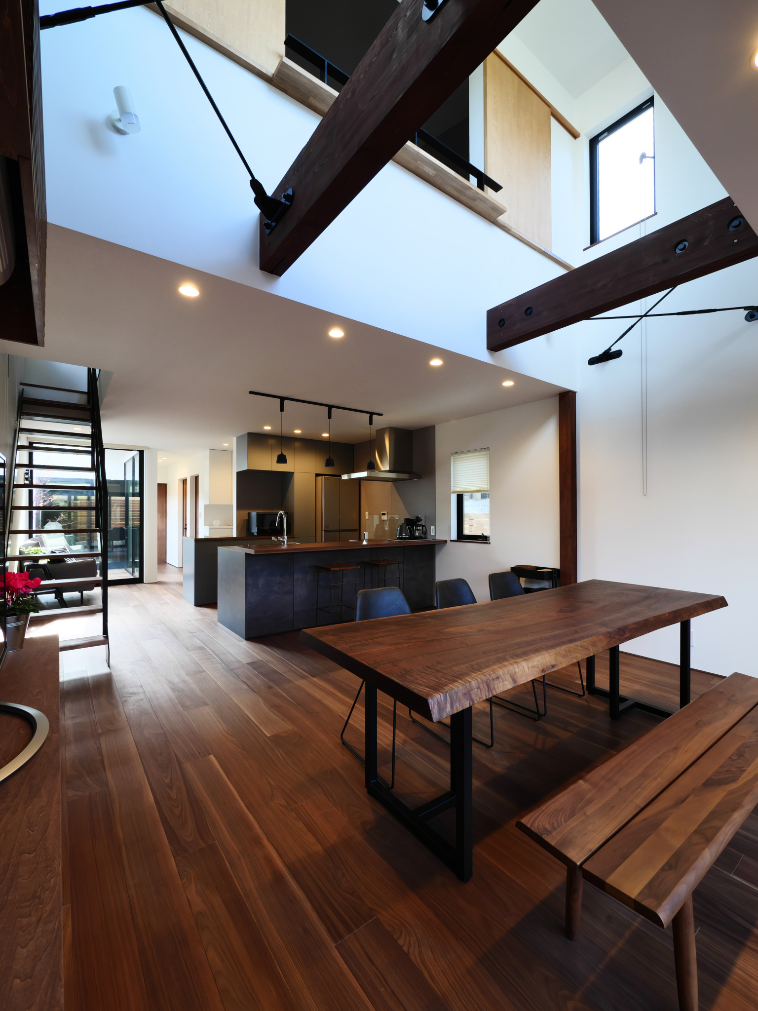 【京都】お客様が集う、落ち着きのあるダイニング