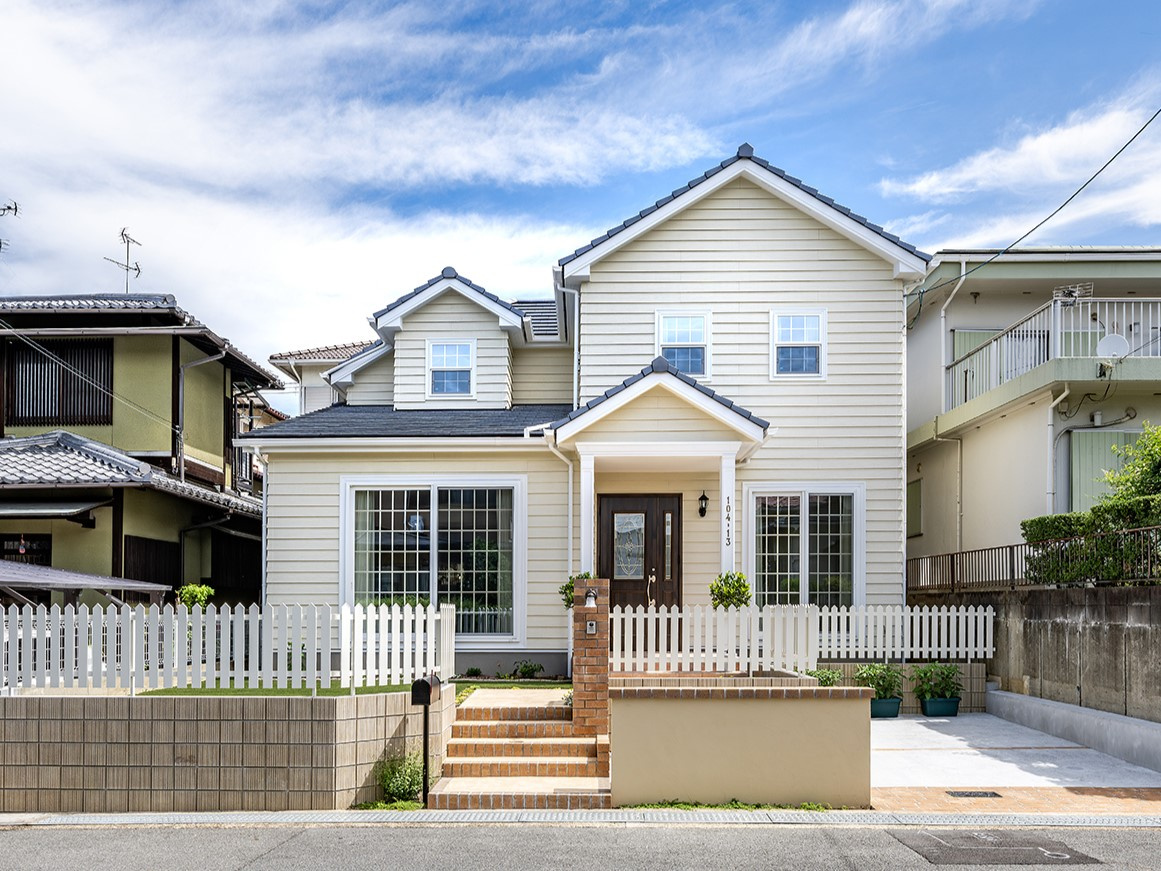 ラップサイディングの古き良きアメリカンスタイルの外観