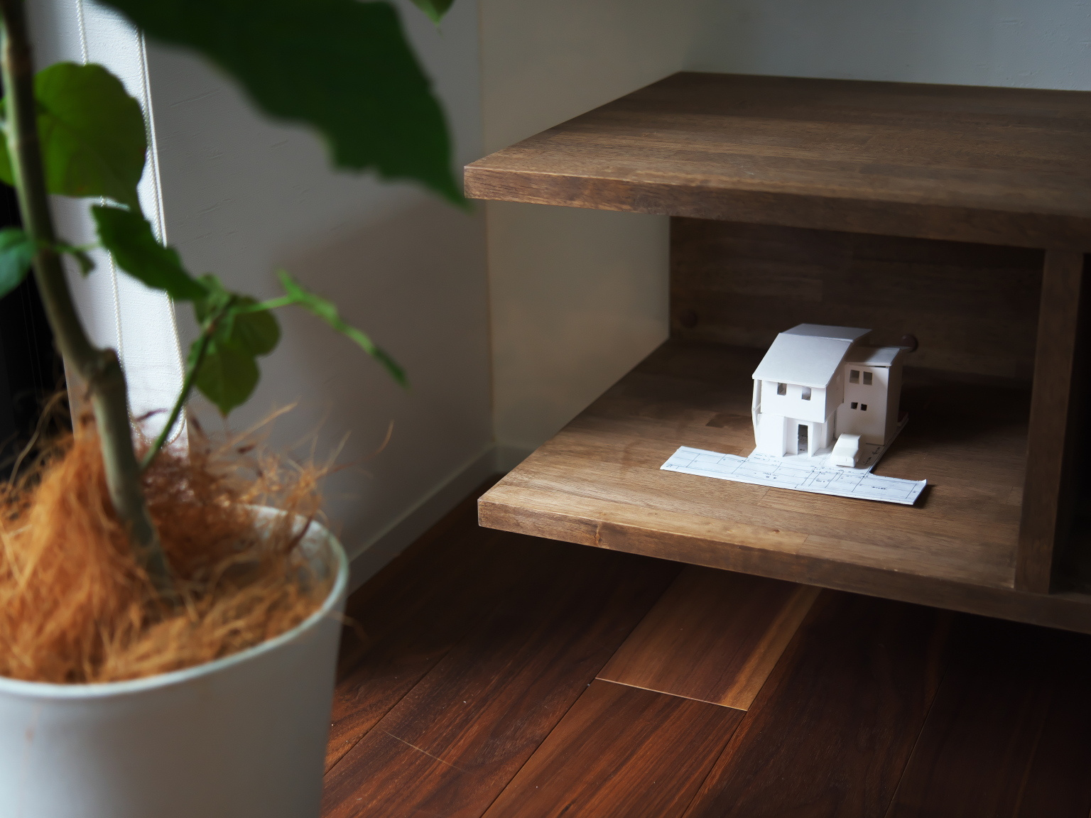 【京都】テレビ台とミニチュア模型