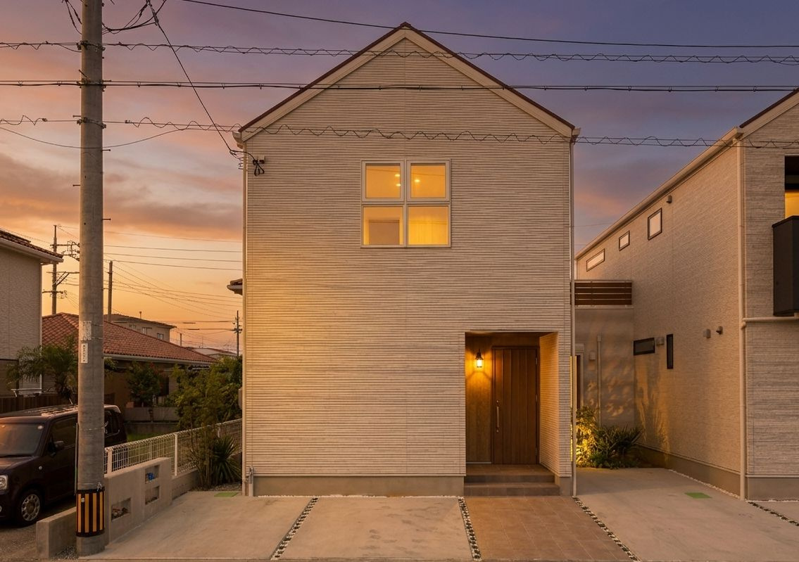 外観（夕暮れ）