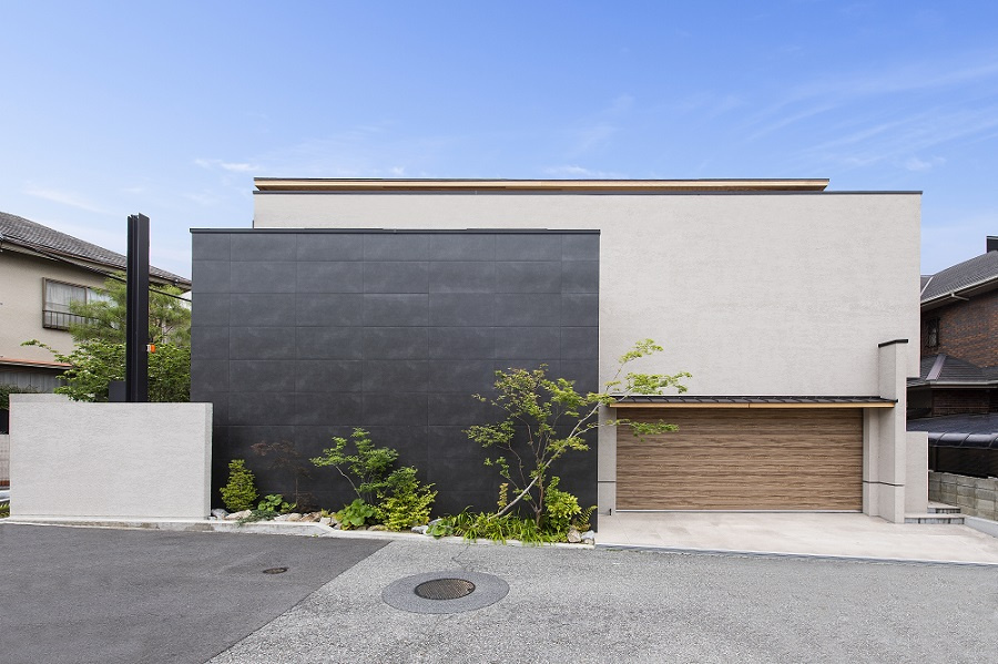 【神戸】モダンな佇まい。SE構法で叶えるビルトインガレージ