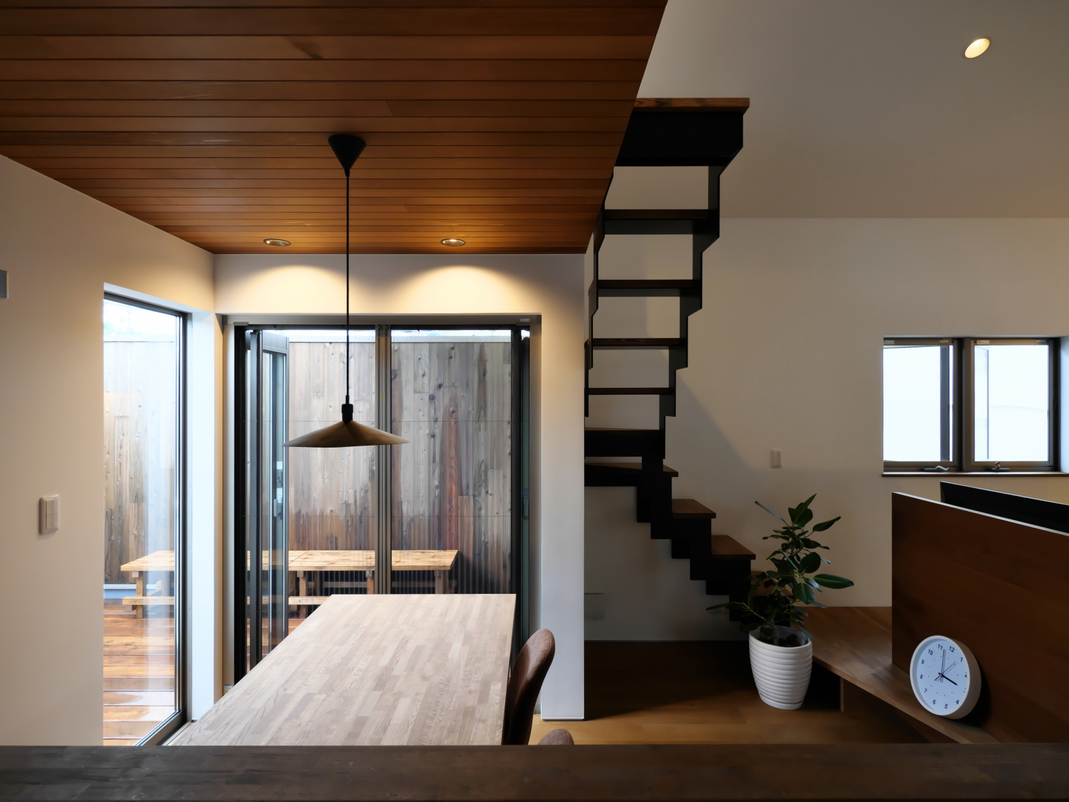 【京都】バルコニーからLDKに差し込む光で明るい室内