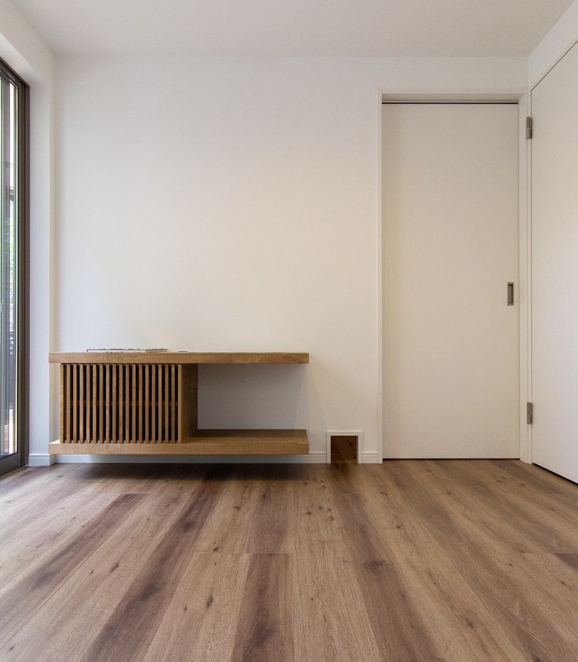 【京都】ルンバの使用を前提に床から浮かせた造作家具